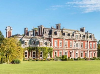 Londra’daki Gururumuz: Maya Ozkan Tring Park Academy’nin En Genç Öğrencisi Oldu