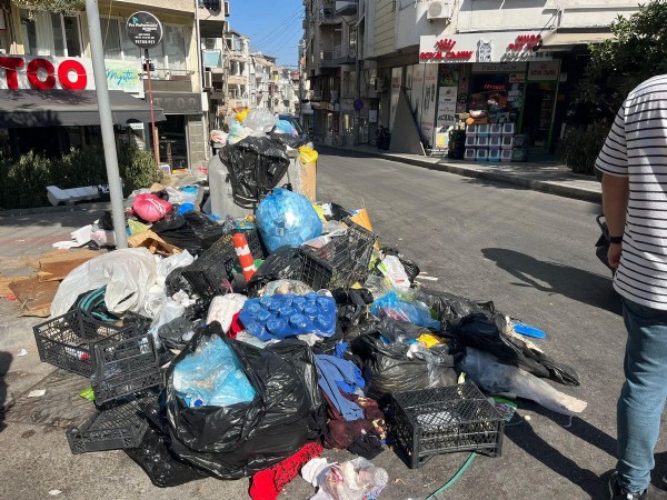 CHP'li İzmir'de çöp sorunu büyüyor! Vatandaşlar tepkili