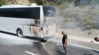 Otobüs yolculuğu kabusa döndü! Yangın çıktı Haberi