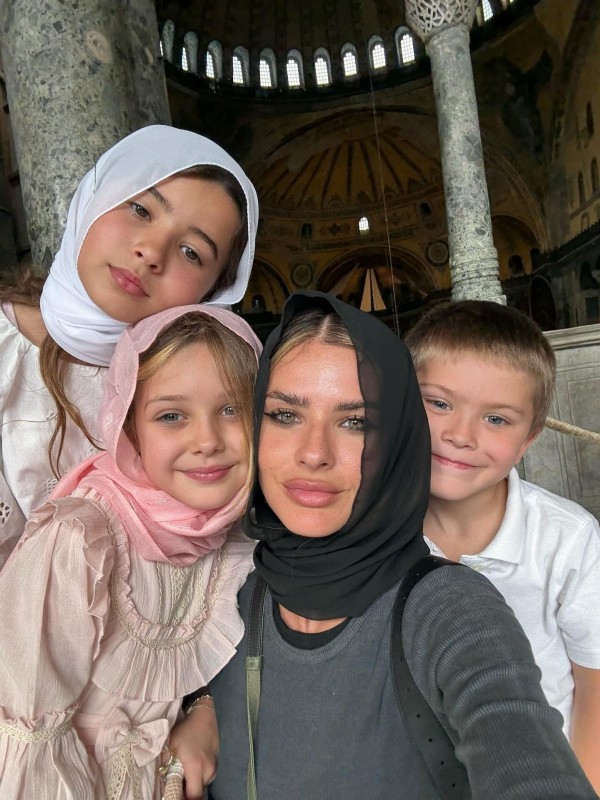 China Suarez İstanbul'a hayran kaldı