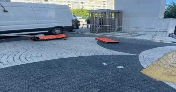 Başakşehir'de facia: Kamyonet kaldırımda bekleyenlere çarptı: 4'ü çocuk 5 yaralı