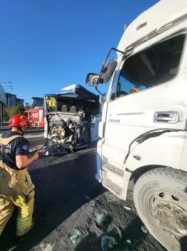 TEM Otoyolu'nda kaza: Ölü ve yaralı var mı?