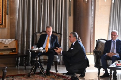 Bahçeli, 'Canların Türküsü' ve 'Kardeşlik Türküsü' eserlerini Cumhurbaşkanı Erdoğan'a dinletti