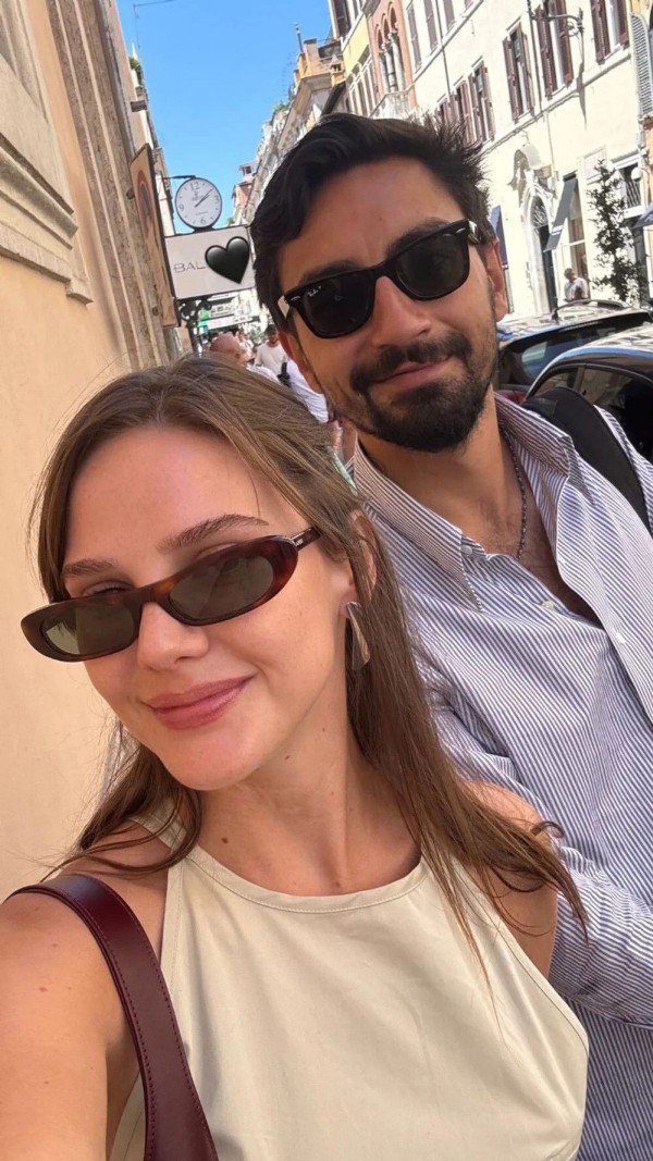 Alina Boz ve Umut Evirgen tatilde
