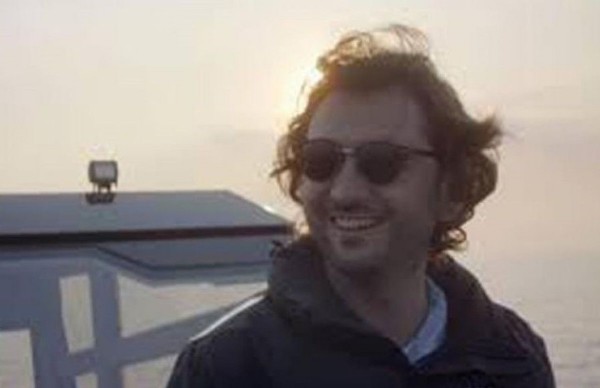 Yatı parçalandı denizde kayboldu