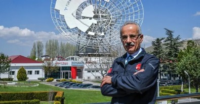 Model uydular uzaya yaklaşıyor! Bakan Uraloğlu tarih vererek açıkladı Haberi