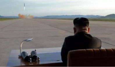 KIM Jong-un'dan şok füze denetlemesi! Gözdağı verdi...
