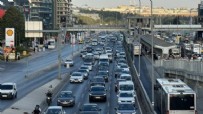 Okullarda uyum haftası: İstanbul'da trafik yoğunluğu oluştu