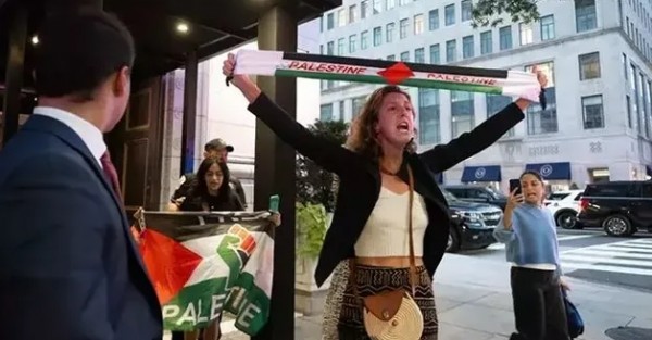 Trump'a Şok! 'Günümüzün Hitler'i'