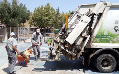 CHP'li Belediye Çöpe Attı! Görüntüler 'Pes Dedirtti'