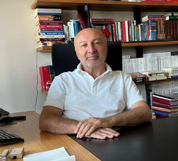 Cumhurbaşkanı Başdanışmanı Hamdi Kılıç hayatını kaybetti! Peş peşe taziye mesajları