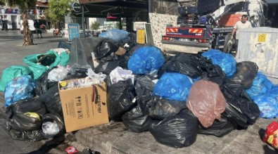 CHP'li Belediyede 'Self Hizmet' Dönemi! Vatandaş Çöp Topluyor...