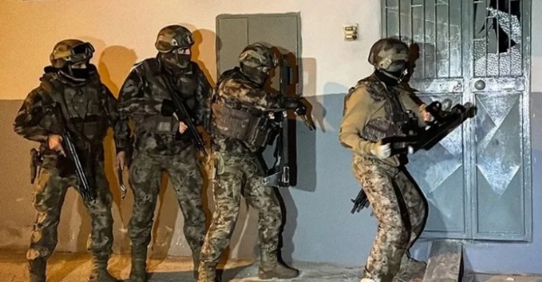 DEAŞ'IN Finans Ayağına Operasyon! Dernek Adı Altında...