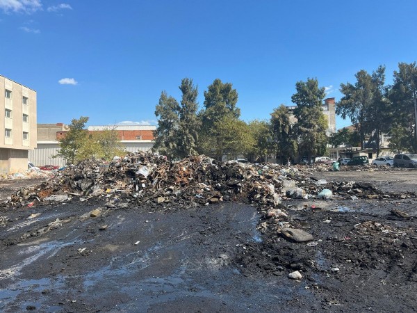 CHP'li belediyede yine çöp krizi! Buca'da çöplük alanda korkutan yangın