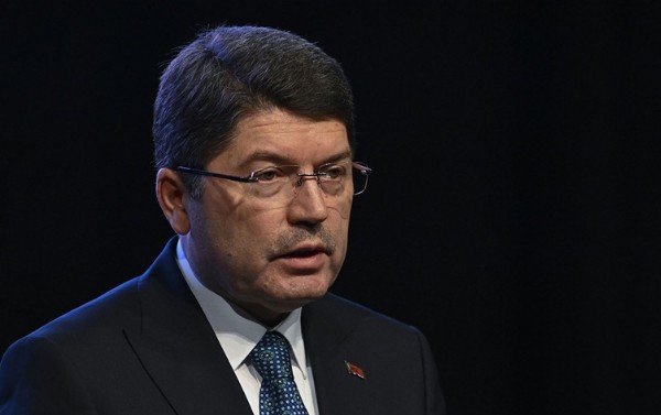 Bakan Tunç'tan Açıklama; Soruşturmalar Siyasi Değil...