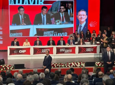 CHP Kurultayında Kelepçe! Görenleri Şaşırttı...