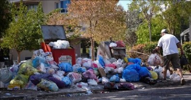 AK Parti’den CHP’li Zeybek’e sert tepki! “İzmir’i çöp dağlarına siz mahkum ettiniz”
