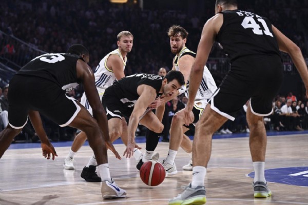 Kupa Fenerbahçe'nin! Dev derbide Beşiktaş'ı devirdi