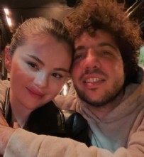 SELENA GOMEZ - Selena Gomez Evlendi!