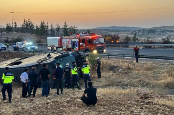 Otobüs Devrildi! 27 Yaralı...