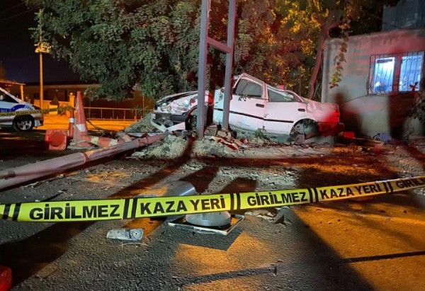 Osmaniye'de Feci Kaza! Genç Sürücü Hayatını Kaybetti....