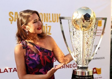 Ebru Gürsoy Kimdir? Kaç Yaşında? Evli mi?