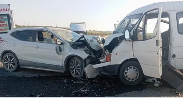 Hilvan'da Feci Kaza! Yaralılar Var...