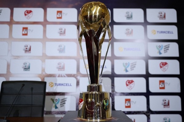 Süper Kupa'da 5. derbi! İşte muhtemel 11'ler