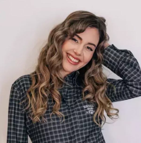 Berfu Yenenler Ünlü Rapçiyi Kızdırdı!