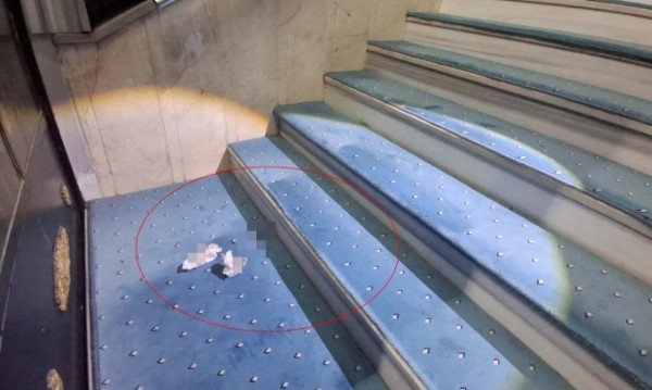 Eşinden Kaçtı Camiye Sığındı!