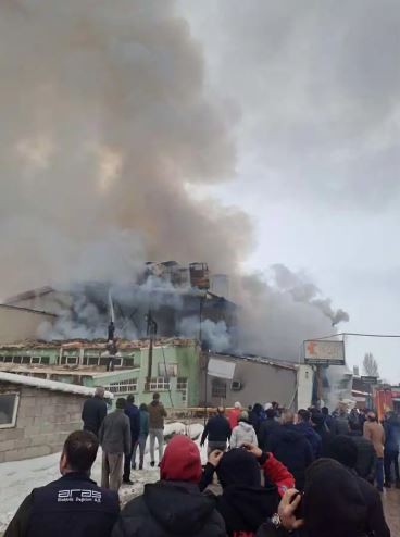 Erzurum'da kereste fabrikasında patlama! Yaralılar var