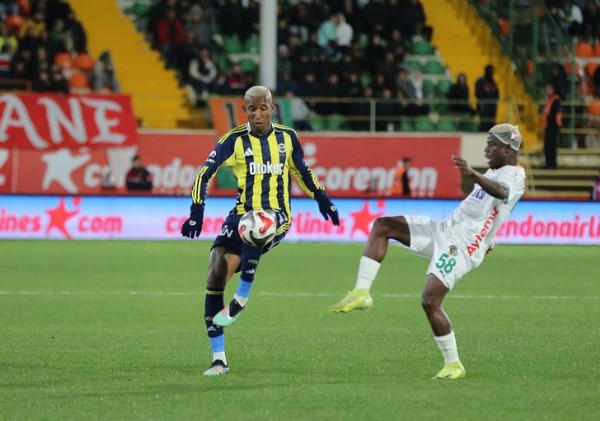 Fenerbahçe'nin yeni transferine olay sözler! 'Futbol ukalası'