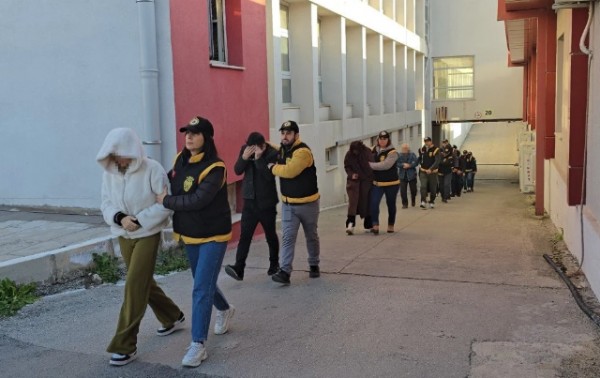 Masaj Salonlarına Fuhuş Baskını!