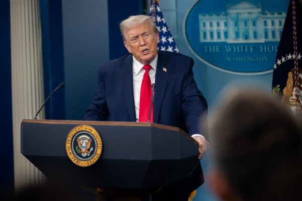 Trump Emri Verdi! 'Bir Şey Olursa Onları Yeryüzünden Silecekler'