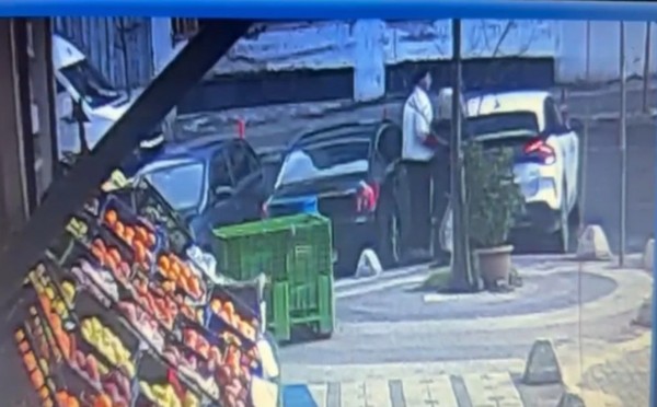 İstanbul'da Kalaşnikoflu Saldırı! İki Saldırgan...