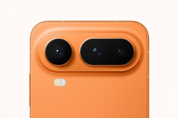 O Telefon Rakiplere Taş Çıkarttı!