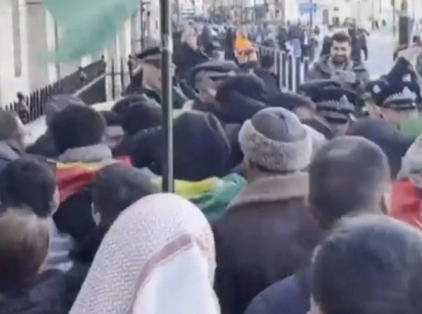 Fransa'da Terör Sevicilerden Eylem!