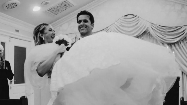 Yasemin Kay Allen Evlendi!