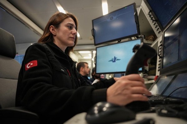 Gökyüzünde Tarih Yazdı! KIZILELMA’yı Uçuran Elif Ergin’den İlham Veren Hikaye