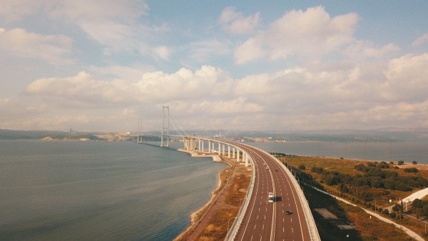 Yollarda Tarihi Seviye! 'Bölünmüş Yol Uzunluğumuzu 30 Bin 49 Kilometreye Ulaştı'