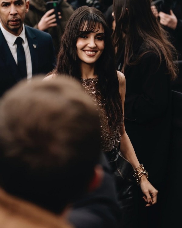 Hande Erçel, Paris Moda Haftası'nda