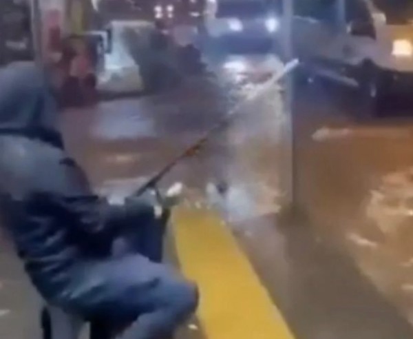 CHP'li İzmir Hizmete Hasret! Yollar Göle Döndü!