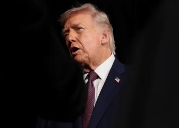 Trump ' İran'a Giden Gemilerimiz Var! '