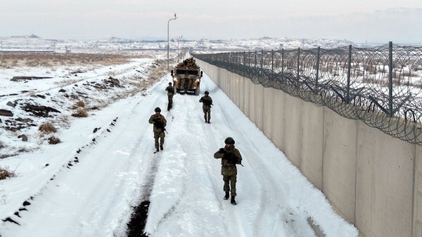 Sınırda Gece Gündüz Nöbet! Hudut Kartalları Türkiye-İran Sınırını 7 Gün 24 Saat Koruyor