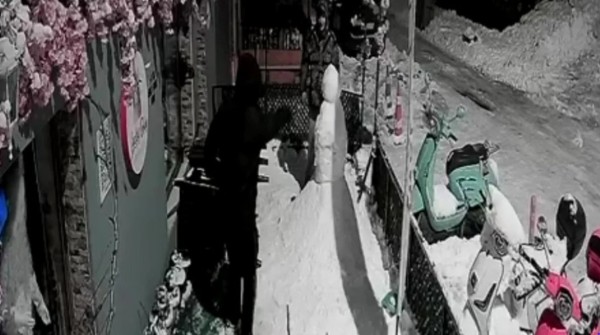 Kardan Adama Meydan Dayağı!