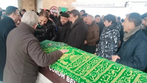 Son yolculuğuna uğurlandı