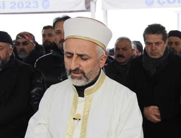 Son yolculuğuna uğurlandı