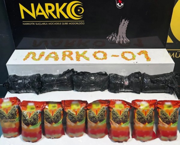 Adana'da Araçtan 66 Bin Uyuşturucu Çıktı!