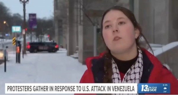 Trump'ı Eleştirirken Tutuklandı!