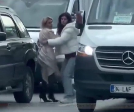 Trafikte Kadın Dehşeti!